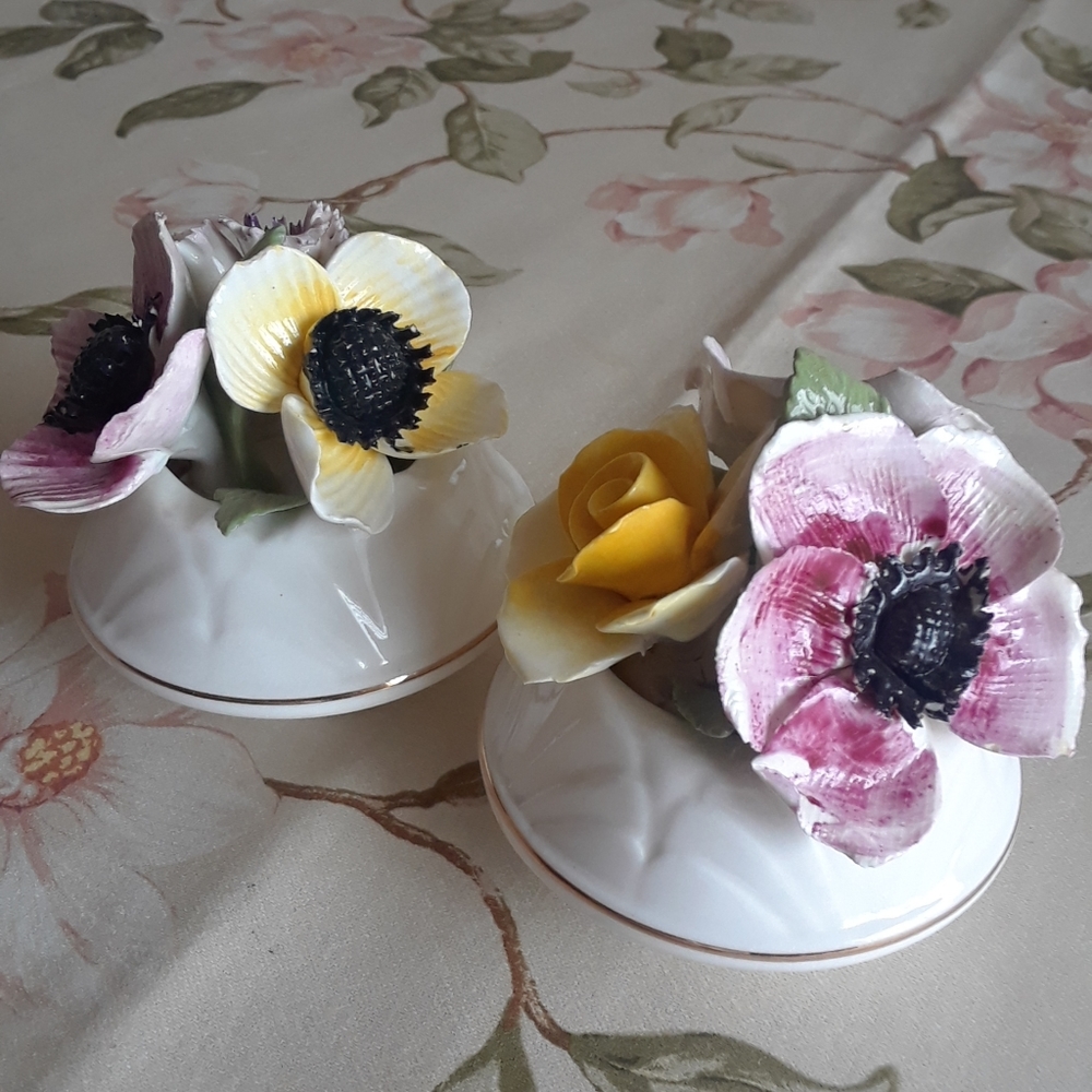 Pair of Sanford flowers